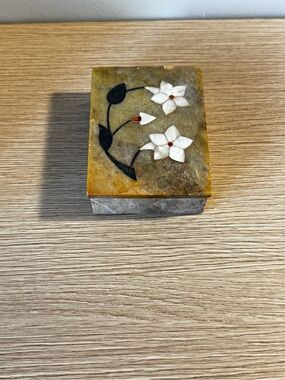 Inlaid Stone Trinket Box with White Flower Design